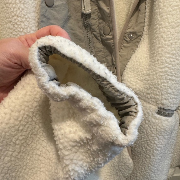 Her Entire Name Says Grace Ivory Sherpa Jacket with Gray Accents Size L - Picture 14 of 16